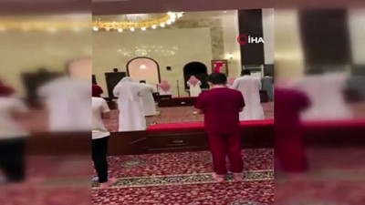  - Suudi Arabistan'da sokağa çıkma yasağı sona erdi, Mekke'de 3 ay sonra ilk namaz kılındı