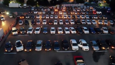 klasik otomobil -  Çekmeköy'de babalar gününe özel açık havada arabalı sinema nostaljisi Videosu