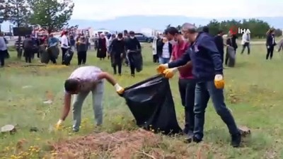 cevre temizligi -  Başkan Orhan ve Belediye çalışanları ormanlık alanda temizlik yaptı Videosu