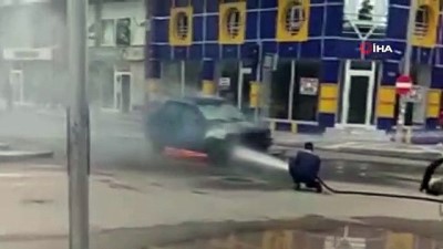  Kars’ta hareket halindeki otomobil yandı