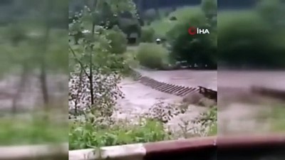  - Ukrayna Başbakanı Shmygal: '2008'den bu yana meydana gelen en kötü sel felaketi'
- Ukrayna'daki sel felaketinde 3 kişi öldü
