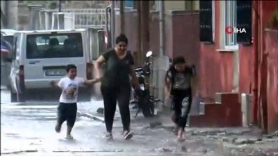 irak -  3 dakikalık şiddetli yağmura hazırlıksız yakalandılar Videosu
