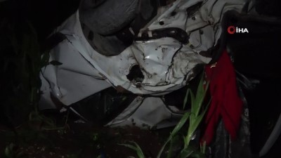 devlet hastanesi -  Adana'da trafik kazası...Lüks otomobil hurdaya döndü, sürücü yaralı kurutuldu Videosu