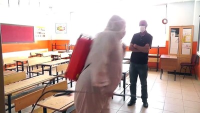  Erciş Belediyesi YKS öncesi okulları dezenfekte etti