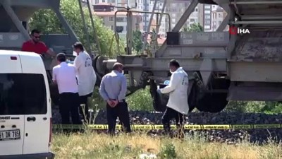  Yük treninin çarptığı adam hayatını kaybetti