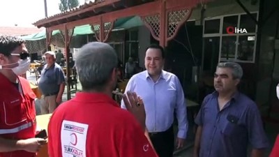  Başkan Dutlulu deprem bölgesindeki vatandaşları ziyaret etti
