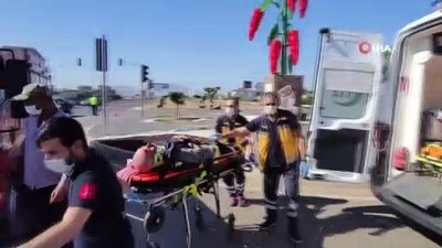 devlet hastanesi -  Çeyiz eşyası götüren araç, tarım işçilerini taşıyan midibüs ile çarpıştı: 2'si ağır, 11 yaralı Videosu