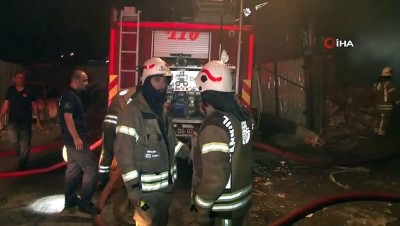  Katı atık toplama merkezi gece saatlerinde alevlere teslim oldu