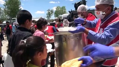 irak -  - Kızılaydan depremzedelere sıcak yemek Videosu