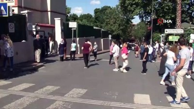  Bazı öğrenciler sınava dakikalar kala yetişti