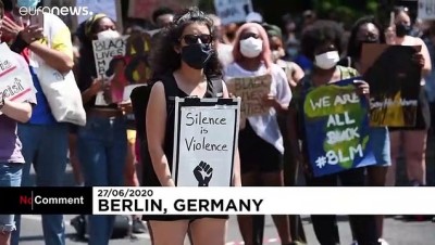 polis siddeti - Berlin'de ırkçılık ve polis şiddeti protesto edildi Videosu