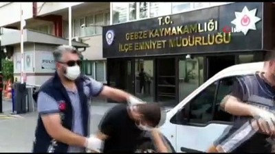 polis -  Vatandaşları evlerinin önünde darp edip paralarını gasp eden 4 kişi yakalandı Videosu