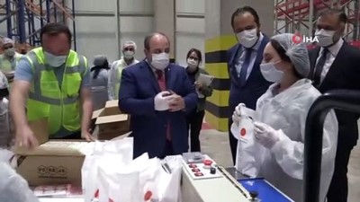  Bakan Varank'tan, 65 yaş üstü için hijyen paketi hazırlayan işçilere moral ziyareti