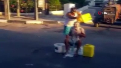  - KKTC’de “süt banyolu” eylem