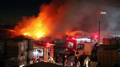  Manisa'da fabrikanın hammaddelerinin bulunduğu alanda yangın