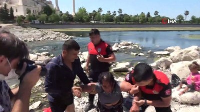 yunus polisler -  Anneanne nehirde ölmek istedi torunu gözyaşlarına boğuldu Videosu