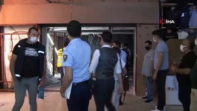 doviz burosu -  Kapalıçarşı'da usulsüz tadilat yapıldığı iddialarıyla tartışmalara konu olan döviz bürosunda sonradan eklenen yapılar söküldü Videosu
