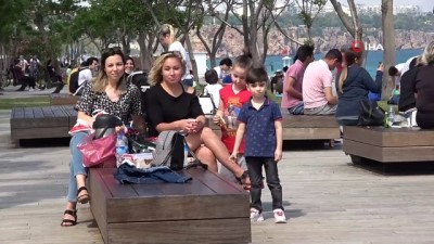  Antalya'da maskeli güneşlenme dönemi