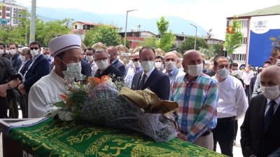  DTO Başkanı Uğur Erdoğan, annesini son yolculuğuna uğurladı