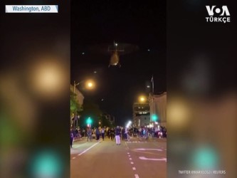helikopter - Protestocuları Helikopter Kullanarak Dağıtmaya Çalıştılar Videosu