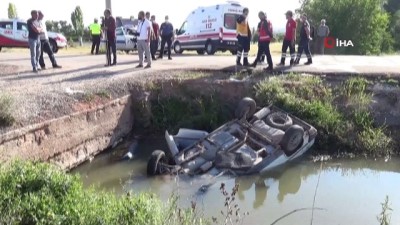 sulama kanali -  Virajı alamayan sürücü otomobille kanala düştü, boğularak hayatını kaybetti Videosu