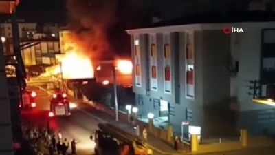 barla -  Antalya'da yaklaşık 5 milyonluk market yangını Videosu