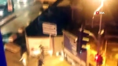 polis merkezi -  Bahçelievler'de iki grup arasında bıçaklı kavga: 1'i ağır, 2 yaralı Videosu
