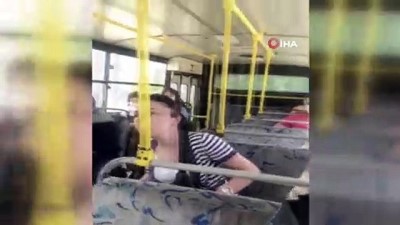 polis merkezi -   Halk otobüsünde maske takmayan kadın kendisine tepki gösteren vatandaşa saldırdı Videosu