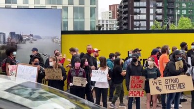 ingiltere - İngiltere'de ırkçılık karşıtı gösteri - LONDRA Videosu