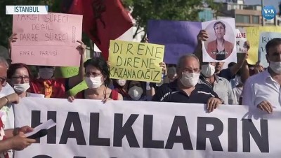 İstanbul’da Üç Siyasetçinin Vekilliğinin Düşürülmesi Protesto Edildi