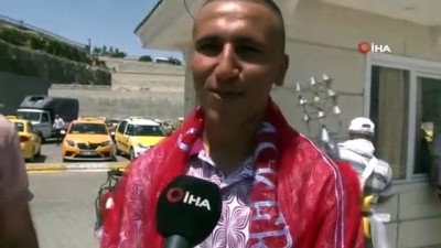  Şanlıurfa’da sosyal mesafeli asker uğurlama