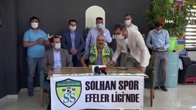 islamoglu - Solhanspor, Ahmet Reşat Arığ ile resmi sözleşme imzaladı Videosu