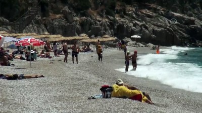 icmeler - 'Sosyal mesafeli' deniz keyfi - MUĞLA Videosu