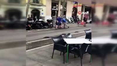 - Barselona'da 4 kişi saatini çalmak istedikleri turisti dövdü