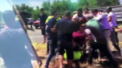 akalan -  Muğla'da trafik polisi saldırıya uğradı Videosu