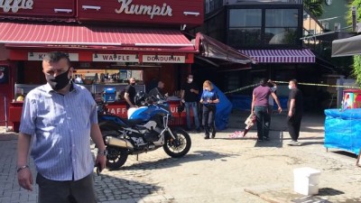 Beşiktaş'ta yolun çöktüğü sokaktaki iş yerleri tahliye edildi - İSTANBUL