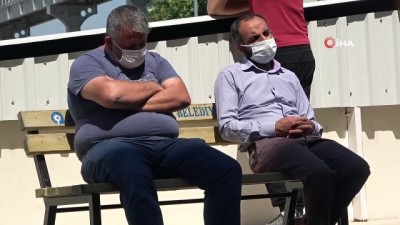  Dayının en acı yükü...Suriyeli minik yavrunun bedenini morgdan dayısı kucağında çıkardı