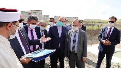cami projesi - Diyanet İşleri Başkanı Erbaş, AYBÜ'de yapılacak cami alanında incelemelerde bulundu - ANKARA Videosu