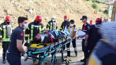 ozel hastaneler -  Hafif ticari araç kamyona arkadan çarptı: 2’si ağır 4 yaralı Videosu