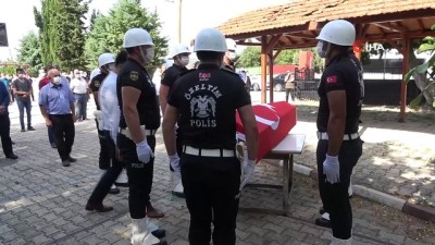  Kahramanmaraş’ta trafik kazasında hayatını kaybeden polis memurunun cenazesi memleketi Hatay'da toprağa verildi