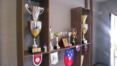 Kastamonu Belediyespor, Hakan Günal ile devam edilmeyeceği haberlerini yalanladı