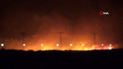 cakal -  - Suriye sınırında korkutan yangın
- Sınırdaki yangın sırasında patlamalar meydana geldi Videosu