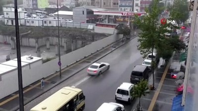 sel baskinlari -  Kars’ta 10 dakikalık yağış caddeleri sular altında bıraktı Videosu