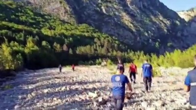 askeri helikopter - Valla Kanyonu'nda yaralanan kişi 6 saat süren çalışmayla kurtarıldı - KASTAMONU Videosu