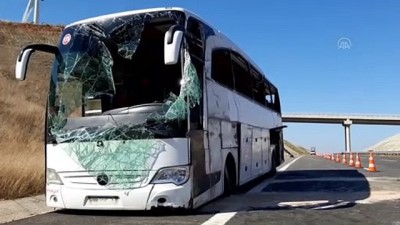 Yolcu otobüsü devrildi: 32 yaralı - BALIKESİR