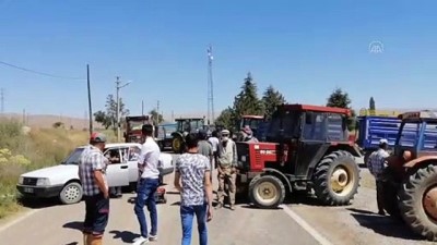 kamulastirma - Ilgın'da kamulaştırma istemeyen mahalleliler yol kapatma eylemi yaptı - KONYA Videosu