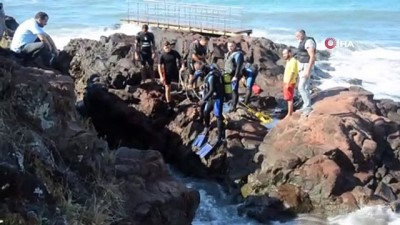  Karadeniz’in dev dalgaları iki kişiye mezar oldu