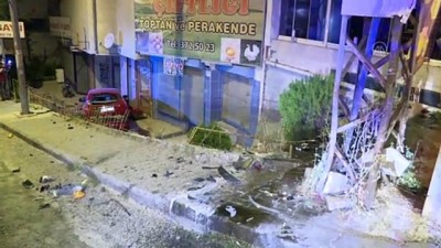 icki sisesi - Başkentte apartman boşluğuna düşen otomobilin sürücüsü yaralandı - ANKARA Videosu