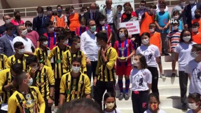futbol sahasi - Gençlik ve Spor Bakanı Mehmet Muharrem Kasapoğlu Keşan’ı ziyaret etti Videosu