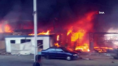 gesi -  - Mısır'da pazar yerinde yangın Videosu